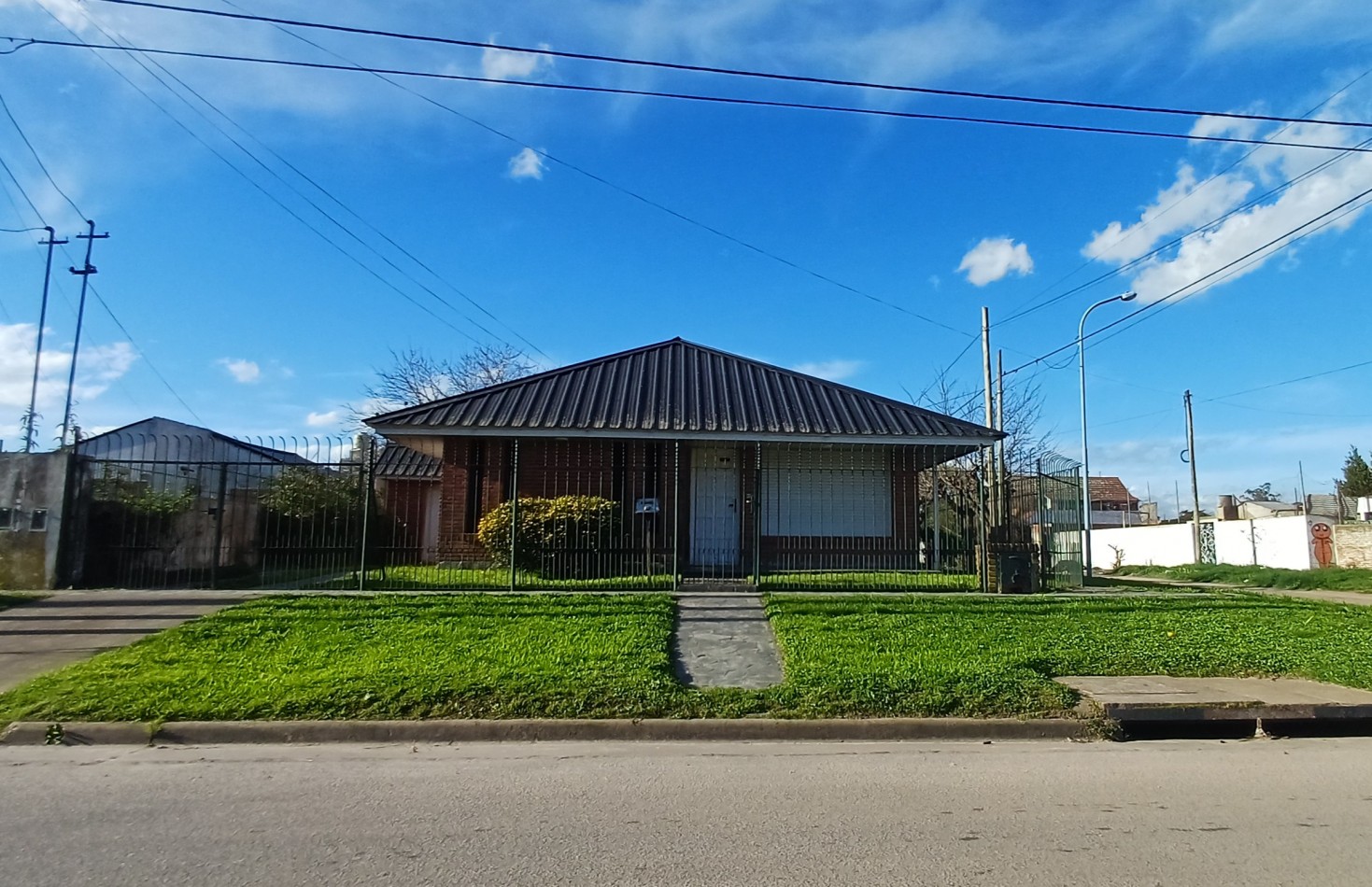 VENTA 3 AMB CON AMPLIO PARQUE